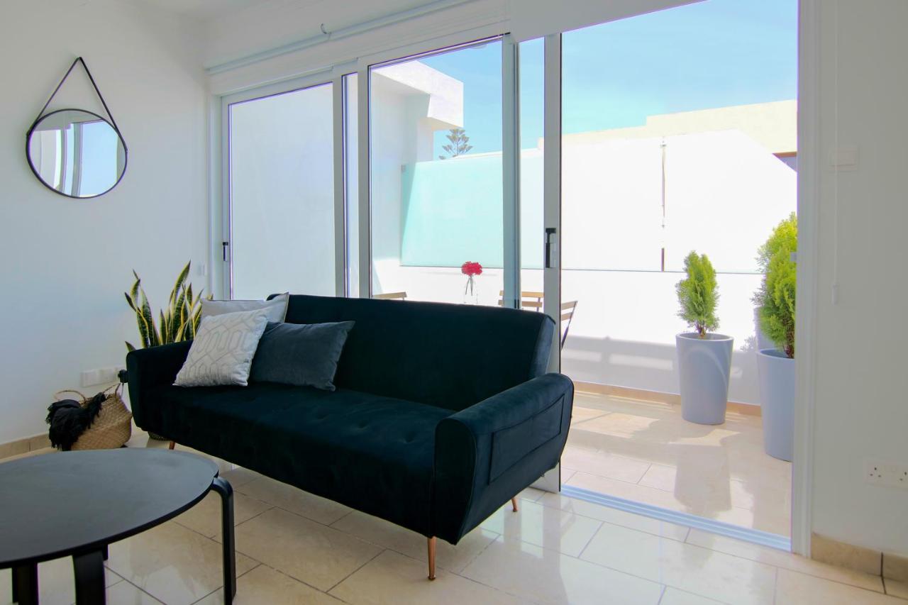 파포스 Phaedrus Living: Seaside Luxury Flat Lighthouse 62 아파트 외부 사진